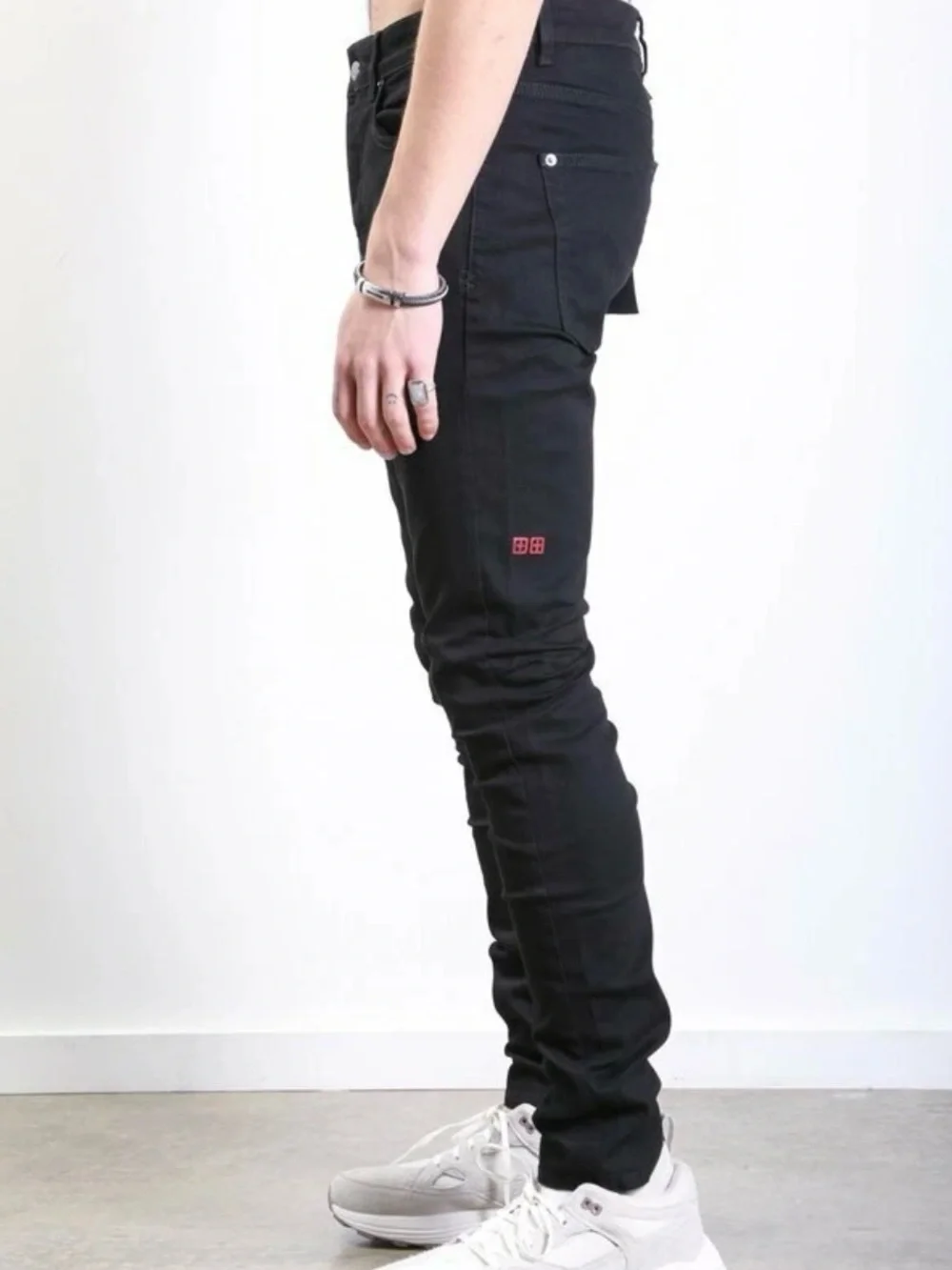 Ksubi Black Skinny Jeans Red Star Embroidery Size 32 Distressed Denim